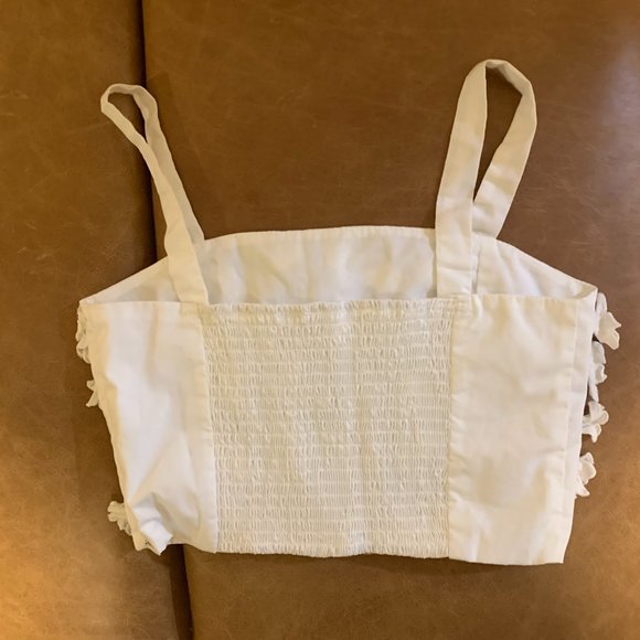 Unbranded 3D Floral Crop Tank Top, White, Size XS - Picture 2 of 3